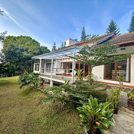 Villa Putih Le Cordon 반둥 외부 사진