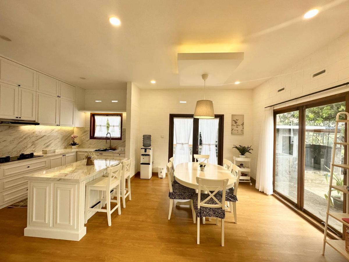Villa Putih Le Cordon 반둥 외부 사진
